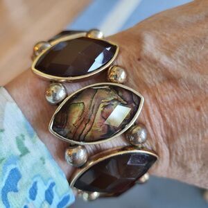 Vintage Gold Tone Stretch Bracelet Faceted Brown Stones With Iridescent Accents
